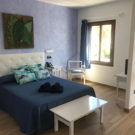 El Bergantin Menorca Club Fornells (Menorca)