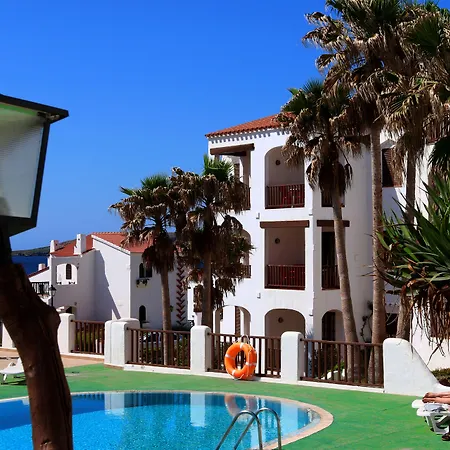 梅诺卡岛双桅船俱乐部公寓 *