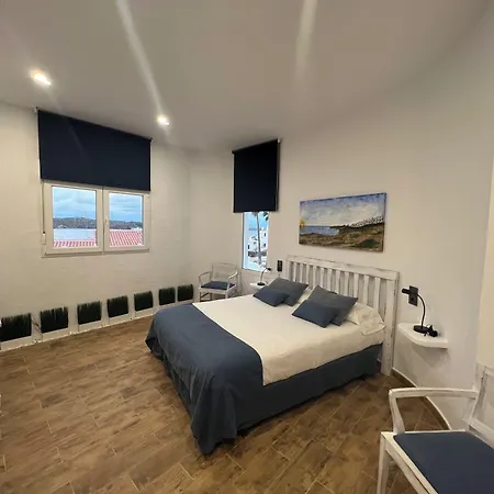 梅诺卡岛双桅船俱乐部公寓 *